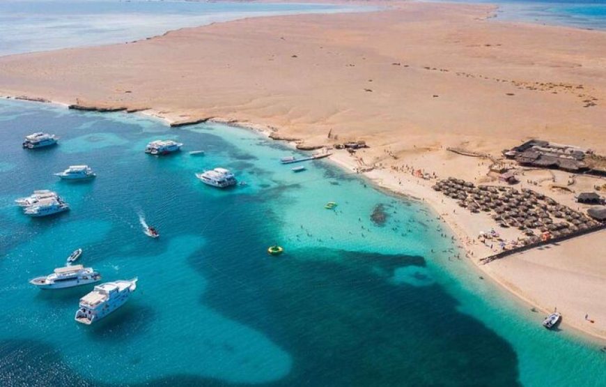From Hurghada : Utopia Island Royal Snorkeling